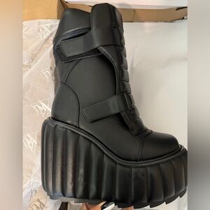 YRU Black Moto Lo Boots